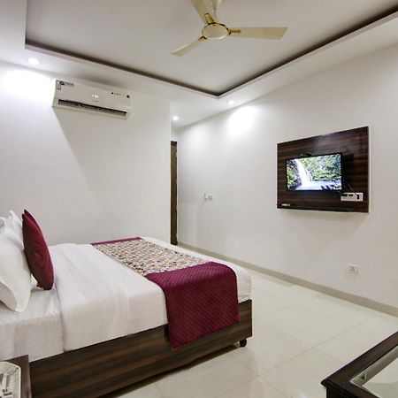 Hotel Devrana Delhi Airport Nowe Delhi Zewnętrze zdjęcie
